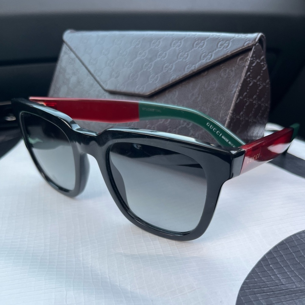 Unisex Gucci glasses